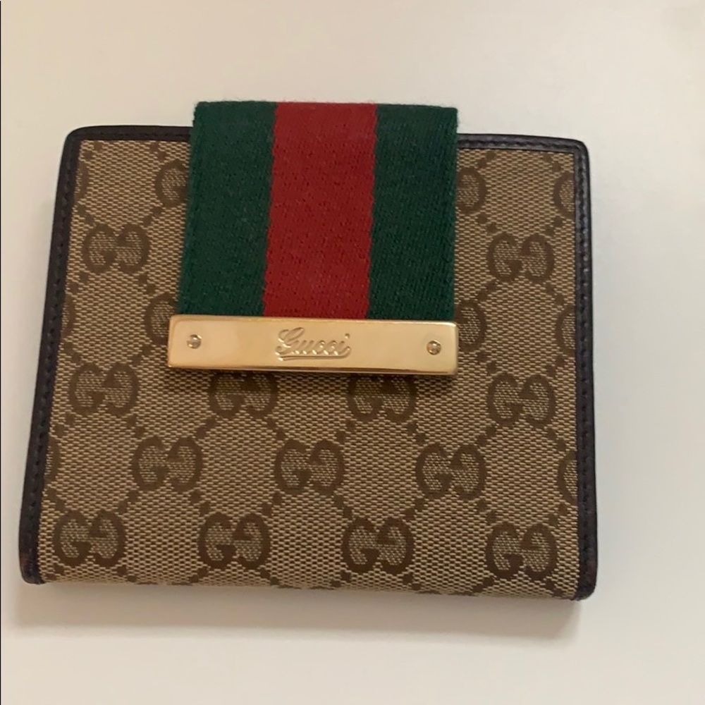 Women’s Gucci wallet